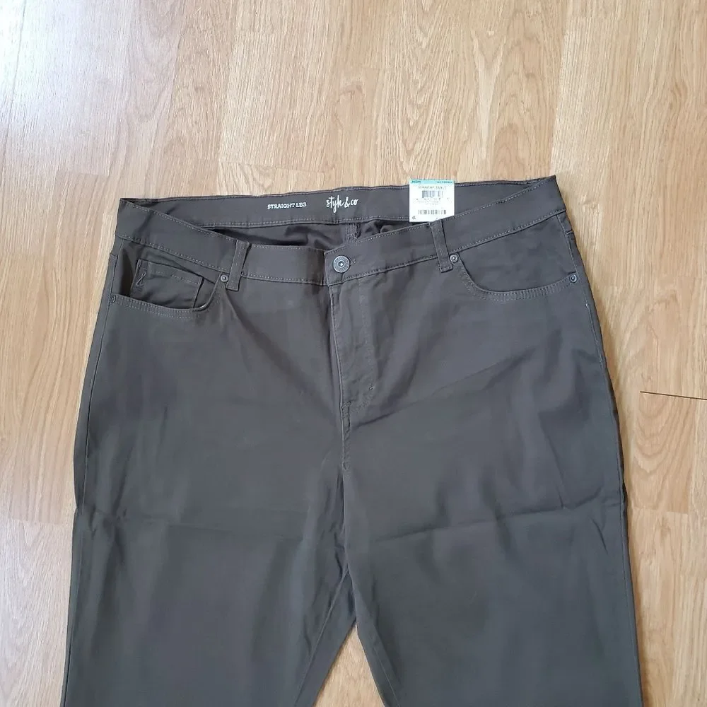 Style & Co Plus Size Mid-Rise Straight Jeans Sz 20W = 38x30